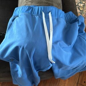 Figs Set: Catarina Top and Zamora Joggers petite
